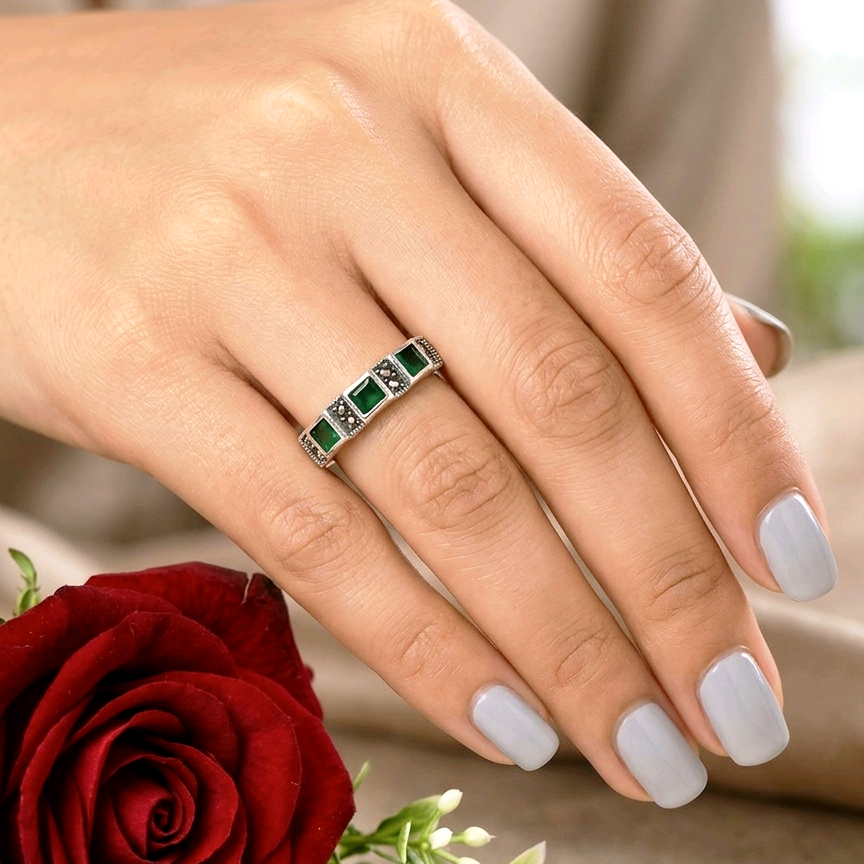 Vintage Emerald Marcasite Silver Ring